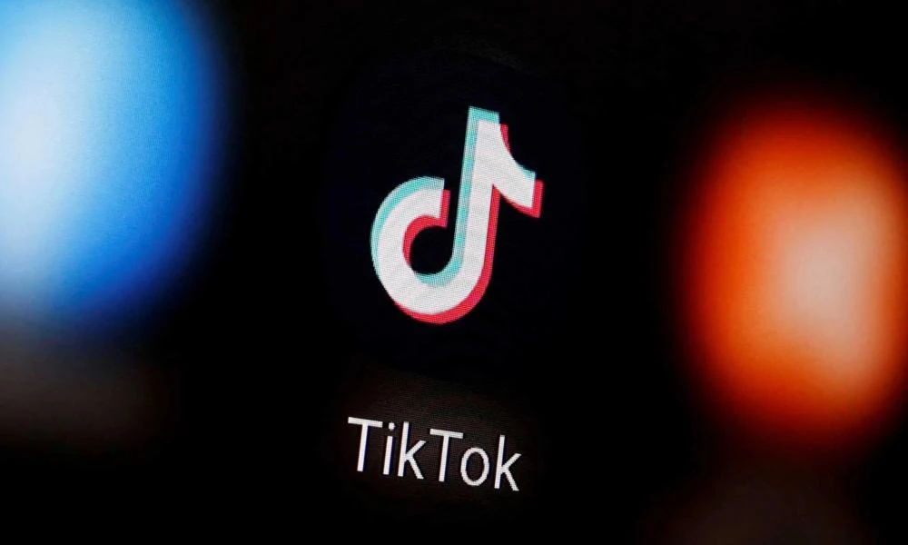 Αλλαγές στο TikTok: "Φρένο" στα φίλτρα ομορφιάς για τους έφηβους - Ανησυχίες για την ψυχική τους υγεία